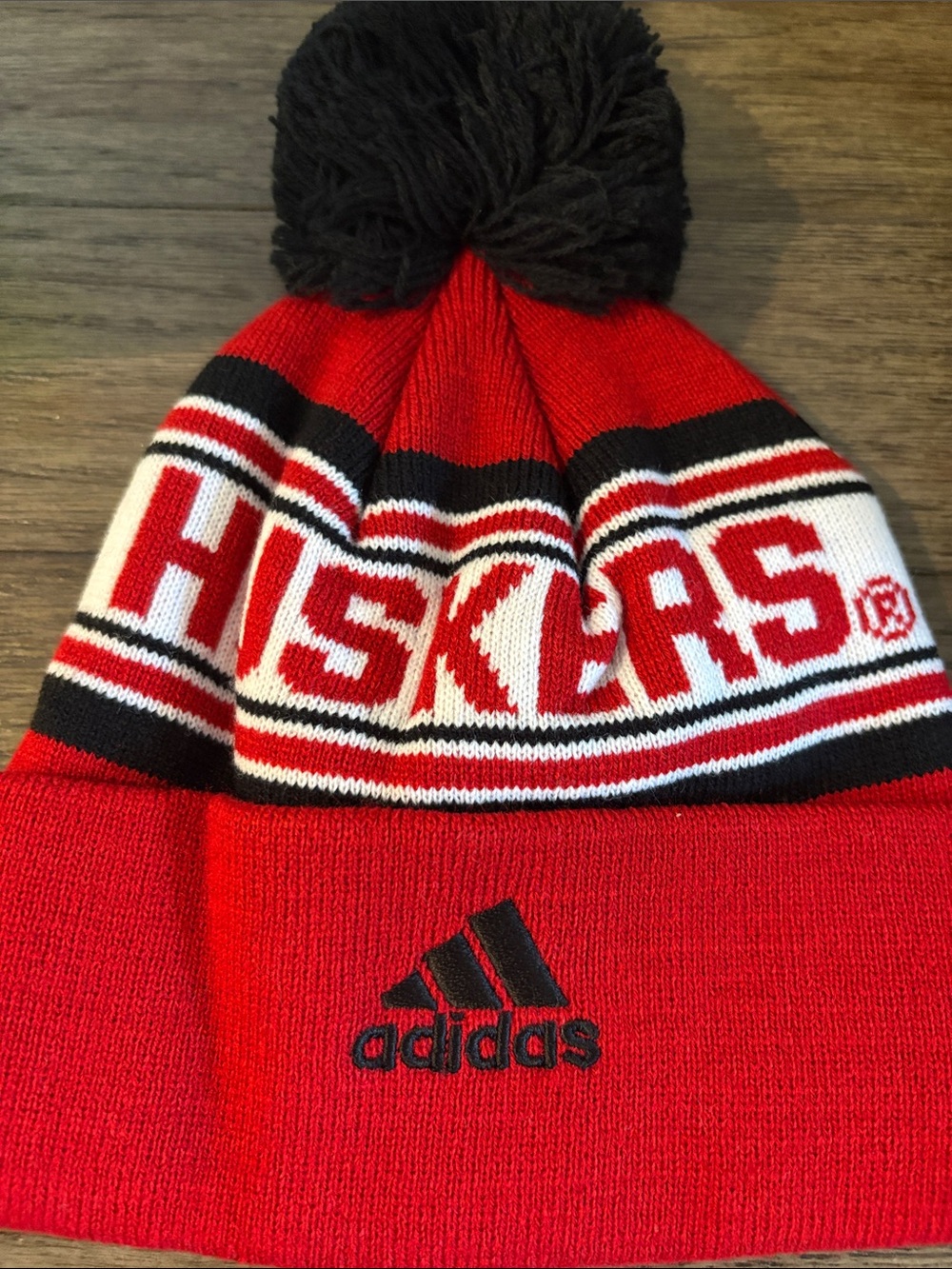 NWT [adidas] Nebraska Cornhuskers Huskers NCAA Cuffed Knit Pom Beanie Hat Youth - Picture 5 of 9